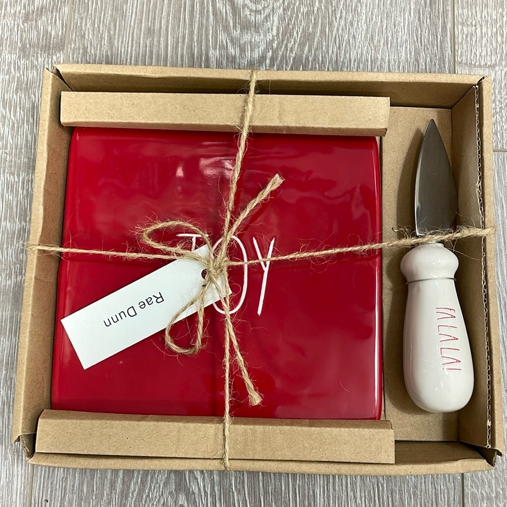 NWT Rae Dunn Cheese Board with Spreader Knife Gift Set “JOY” & “FA LA LA”